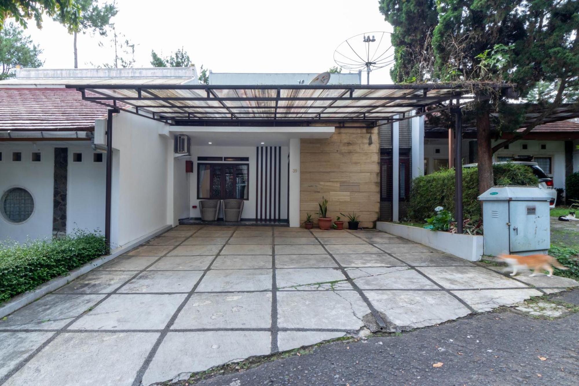 Family Only Mountain View - De Reiz Kesuma Syariah 3br Villa